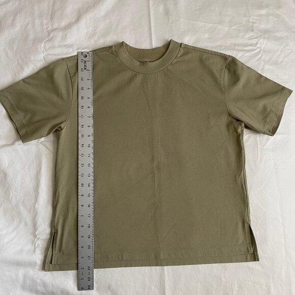 Uniqlo AIRism Cotton T-Shirt in Green - Picture 3 of 8